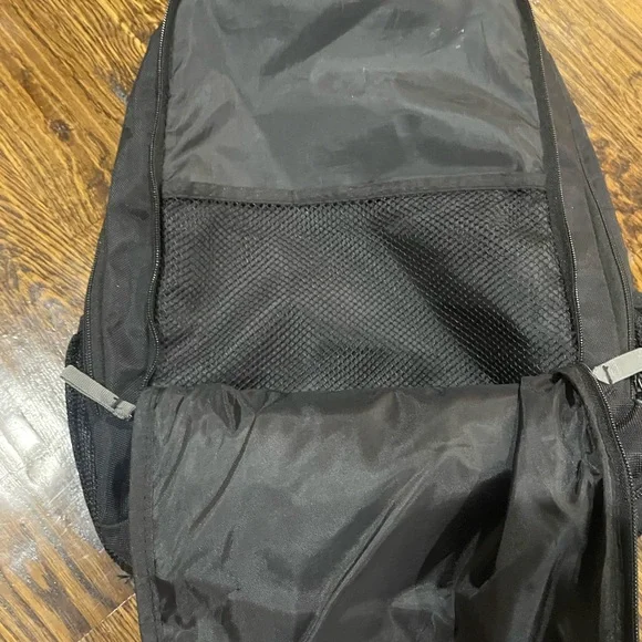 Targus Black Backpack with Laptop Section - Picture 4 of 7